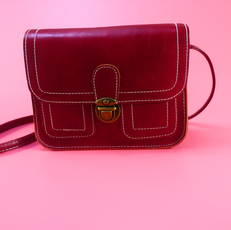 Retro Buckle Bag – Classic Style, Modern Vibe