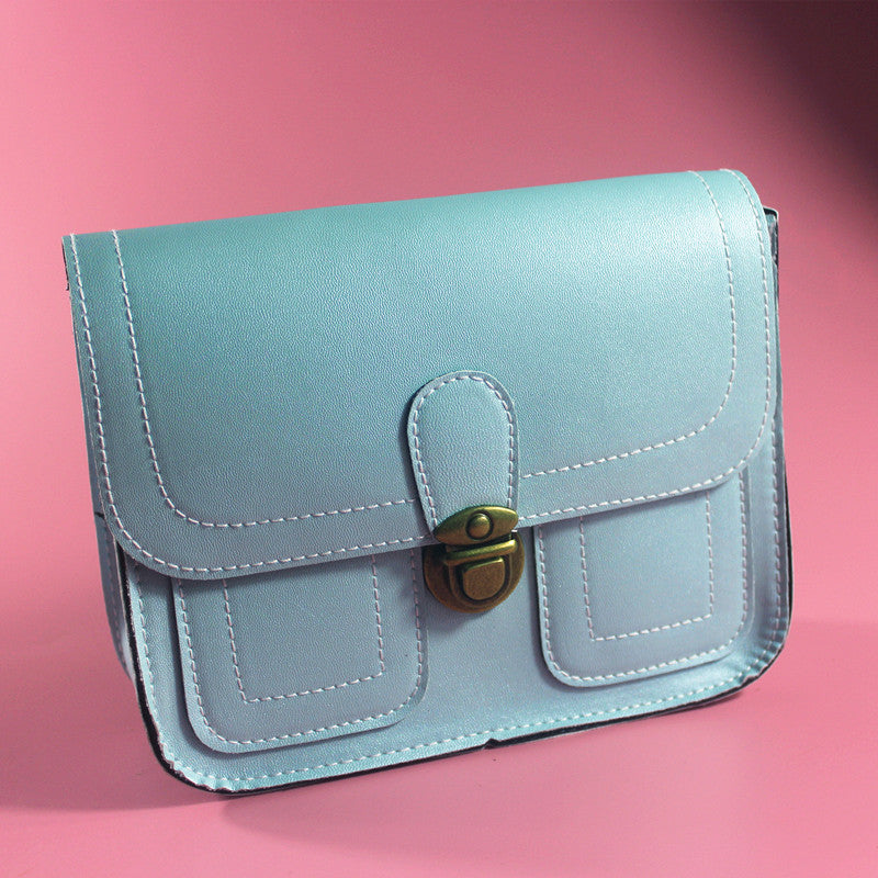 Retro Buckle Bag – Classic Style, Modern Vibe