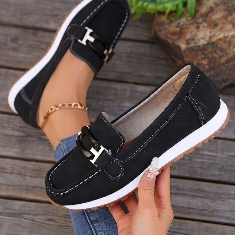 Trendy Women’s Designer Platform Chain Sneakers