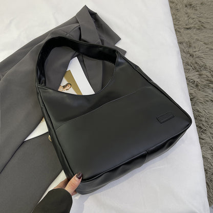 Tote Lion Ridge Design, Spacious & Stylish Bag