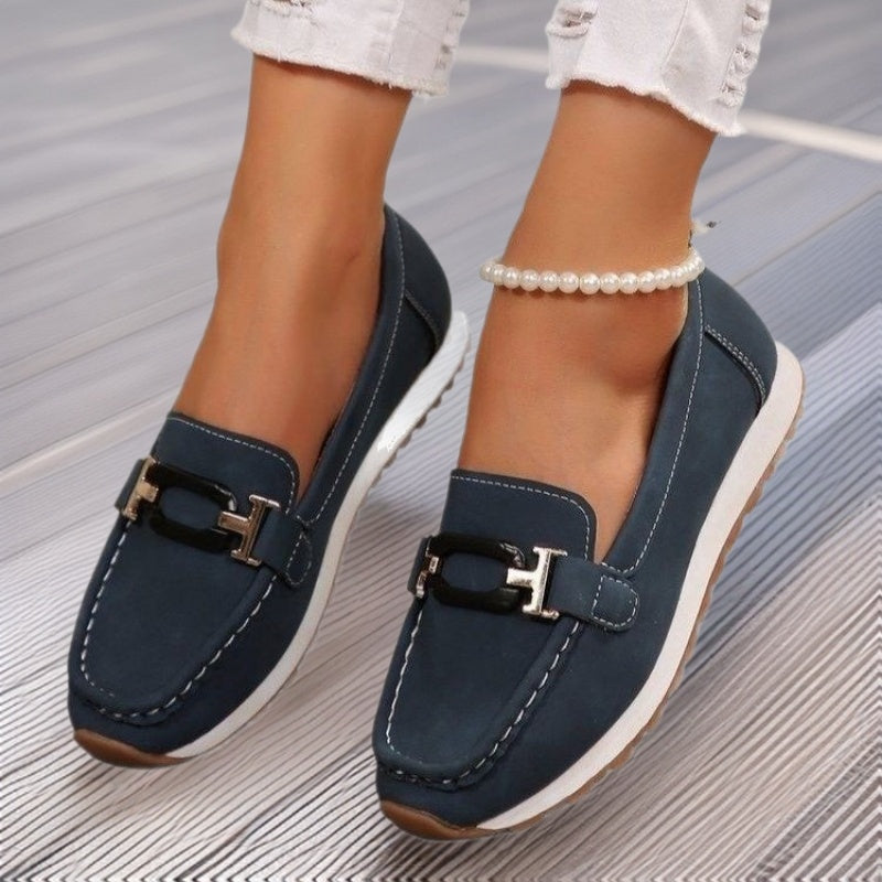 Trendy Women’s Designer Platform Chain Sneakers