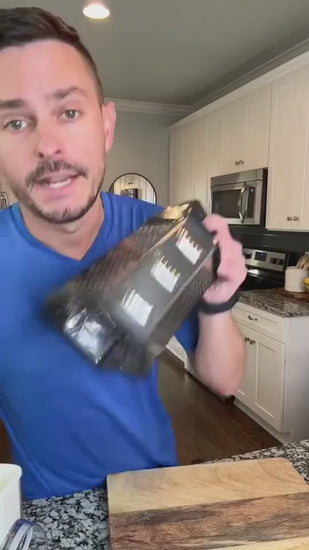 Video showcasing how the 3 in 1 vegetable slicer or cutter works.mp4
